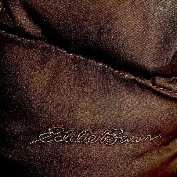 Eddie Bauer down puffer jacket in wine size Medium - Picture 4 of 12